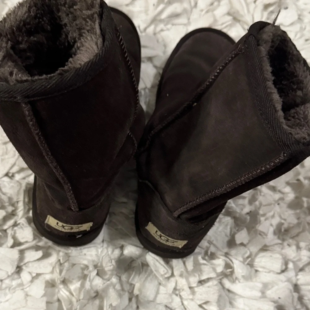 Ugg Women's  Size 7 Brown Clean